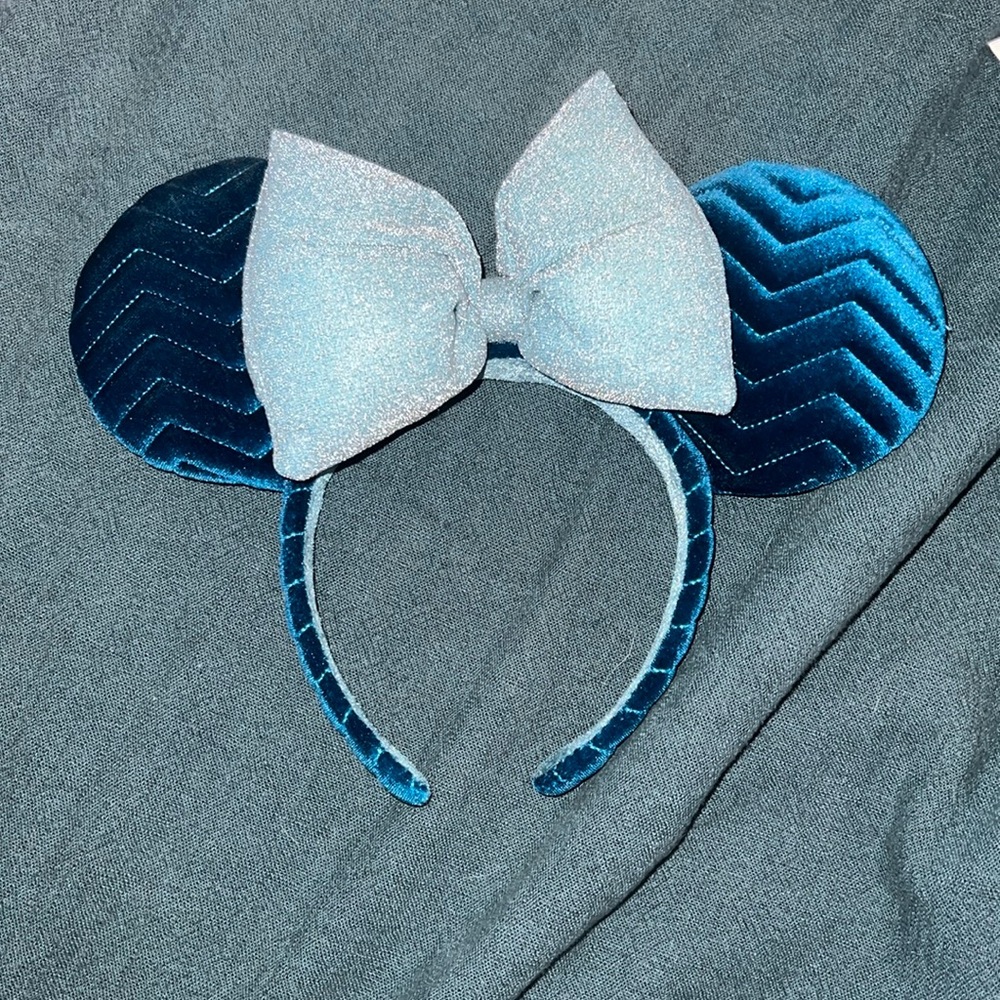 teal velvet Minnie ears with shimmer bow!!